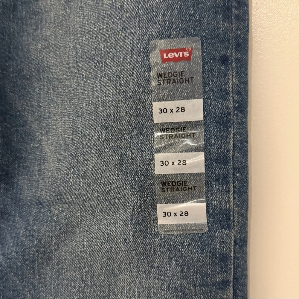 NWT Levi's Women's Blue Jeans Wedgie Straight 30 X 28